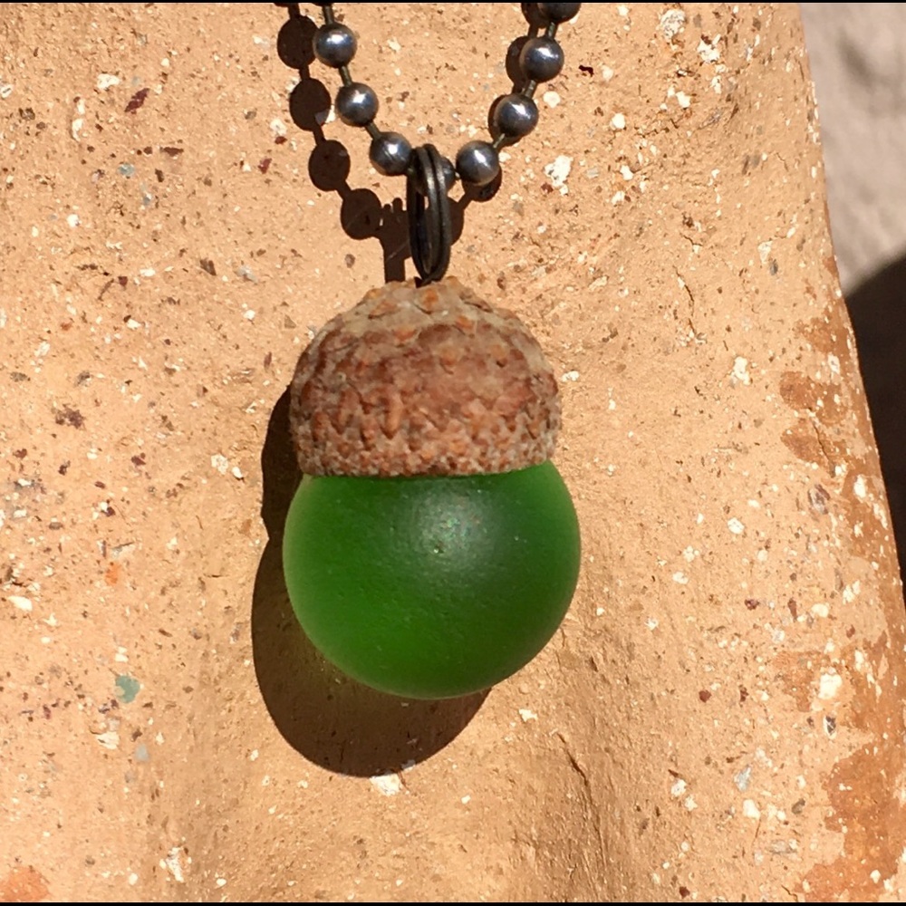 HAND CRAFTED Marble Acorn Green Boho Pendant Necklace - Picture 3 of 4